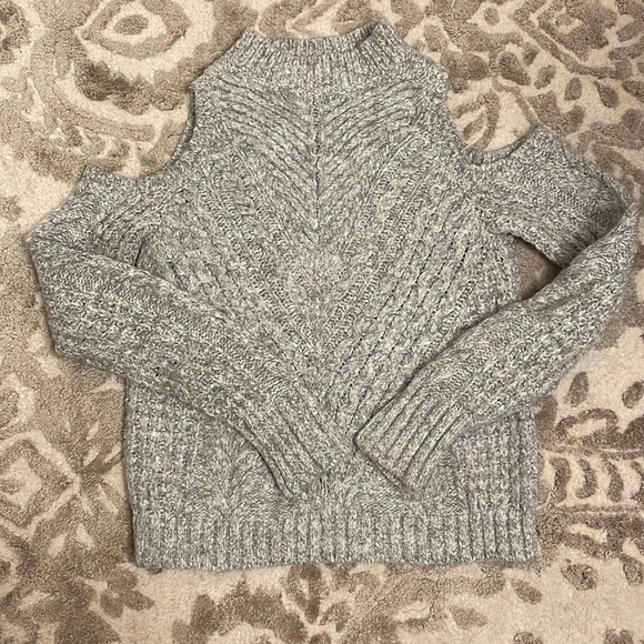 Express cold shoulder sweater NWOT - Picture 2 of 5